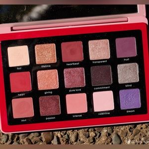 NATASHA DENONA love palette